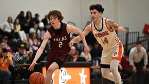 Boys basketball standings, scoring leaders