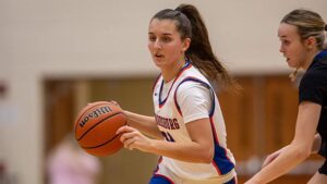 Girls basketball standing, scoring leaders