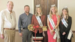 Miss Dowagiac 2025 Amelia Bakeman receives Key to City