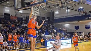 Marshall edges Edwardsburg 45-40 in D2 boys regional semifinal